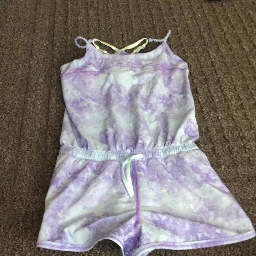 I’m selling this sporty romper with bra attached